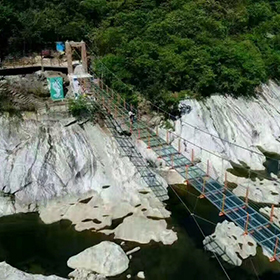 金塞燕子河大峽谷玻璃吊橋